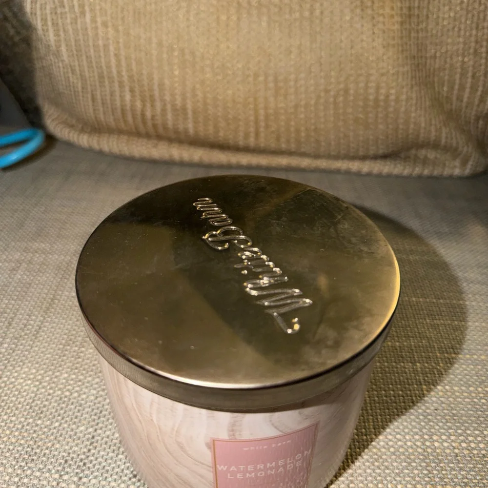 White Barn 3 Wick Watermelon Lemonade Candle‎ - Picture 2 of 5